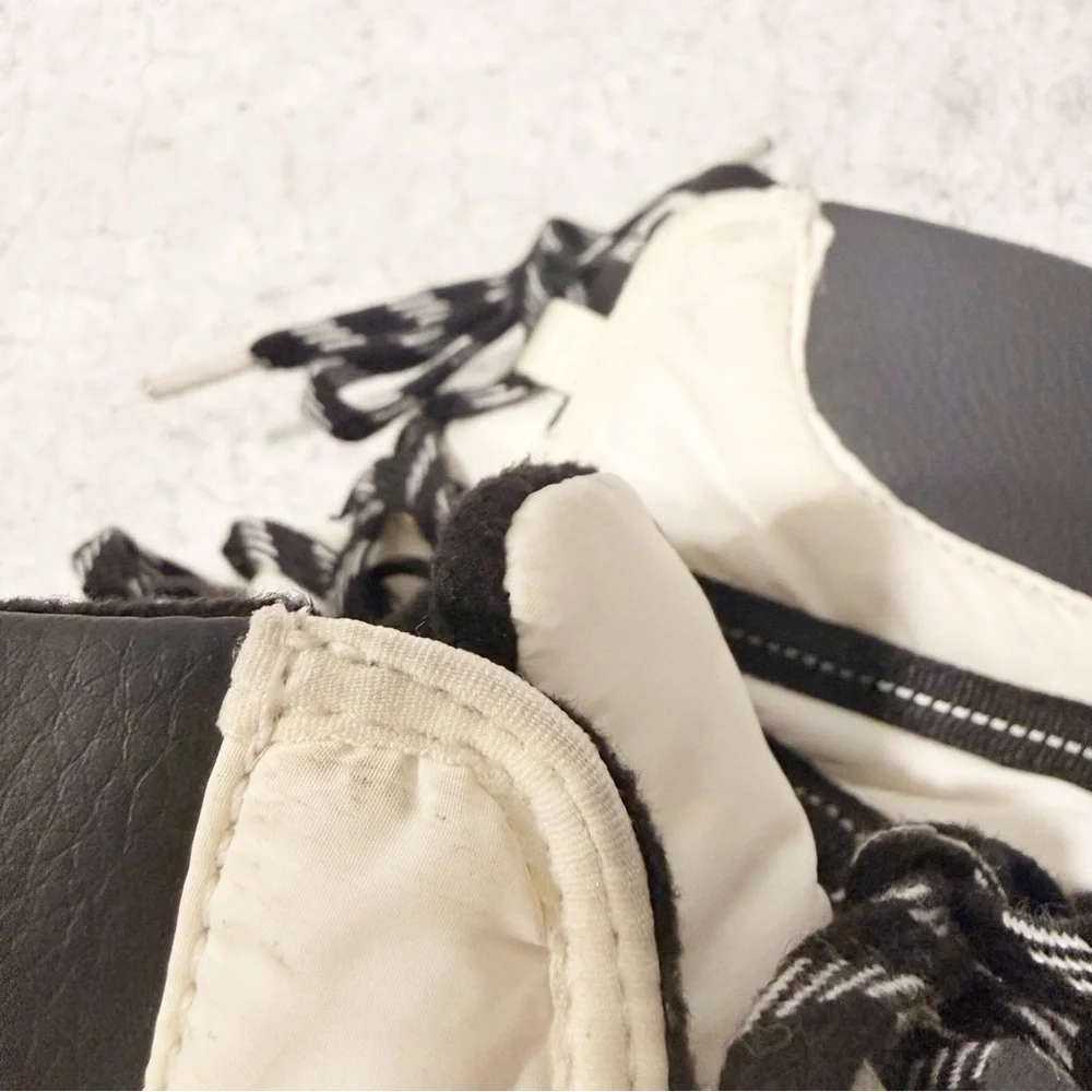 SOREL Z47113 Womens White Kinetic Rnegd Sport Insulated WP Boot Size US 8 EU 39